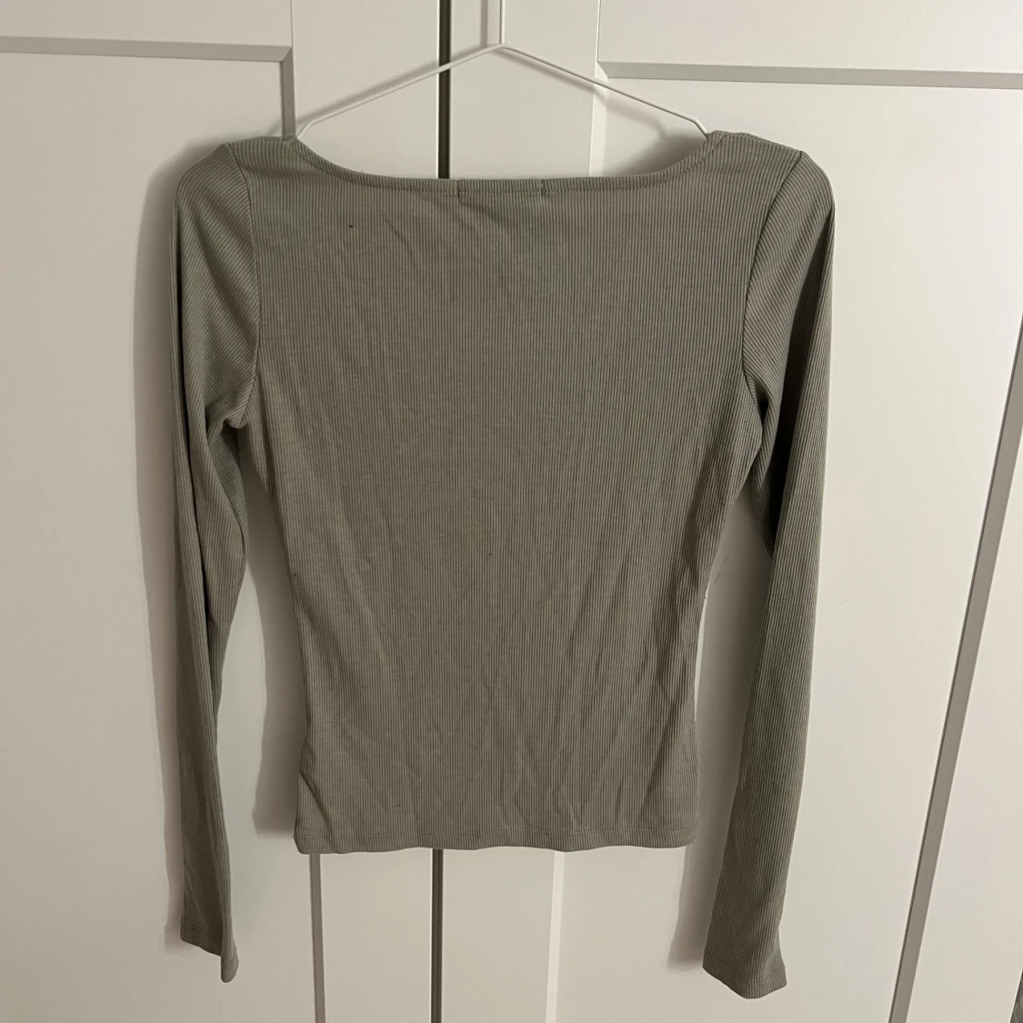 Grön ribbad topp från NA-KD - 1