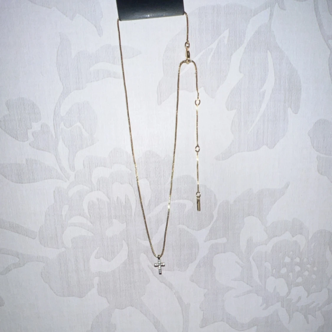 Guldhalsband med kors