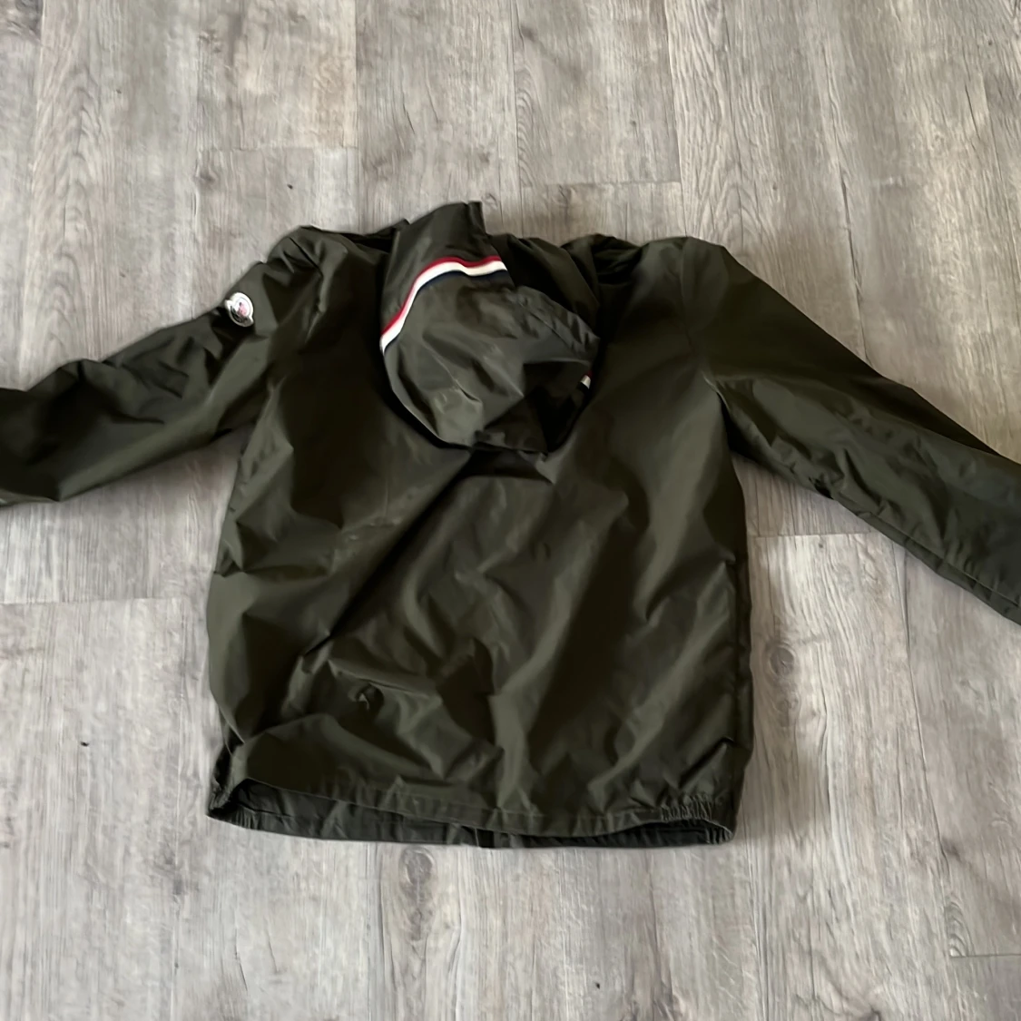 Grön vindjacka från Moncler - 1