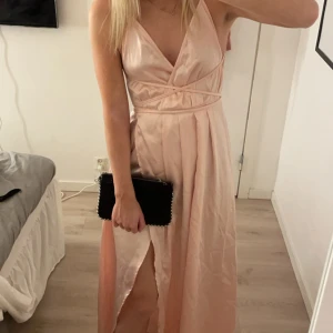 Balklänning - Rosa balklänning. Använd två gånger💗 