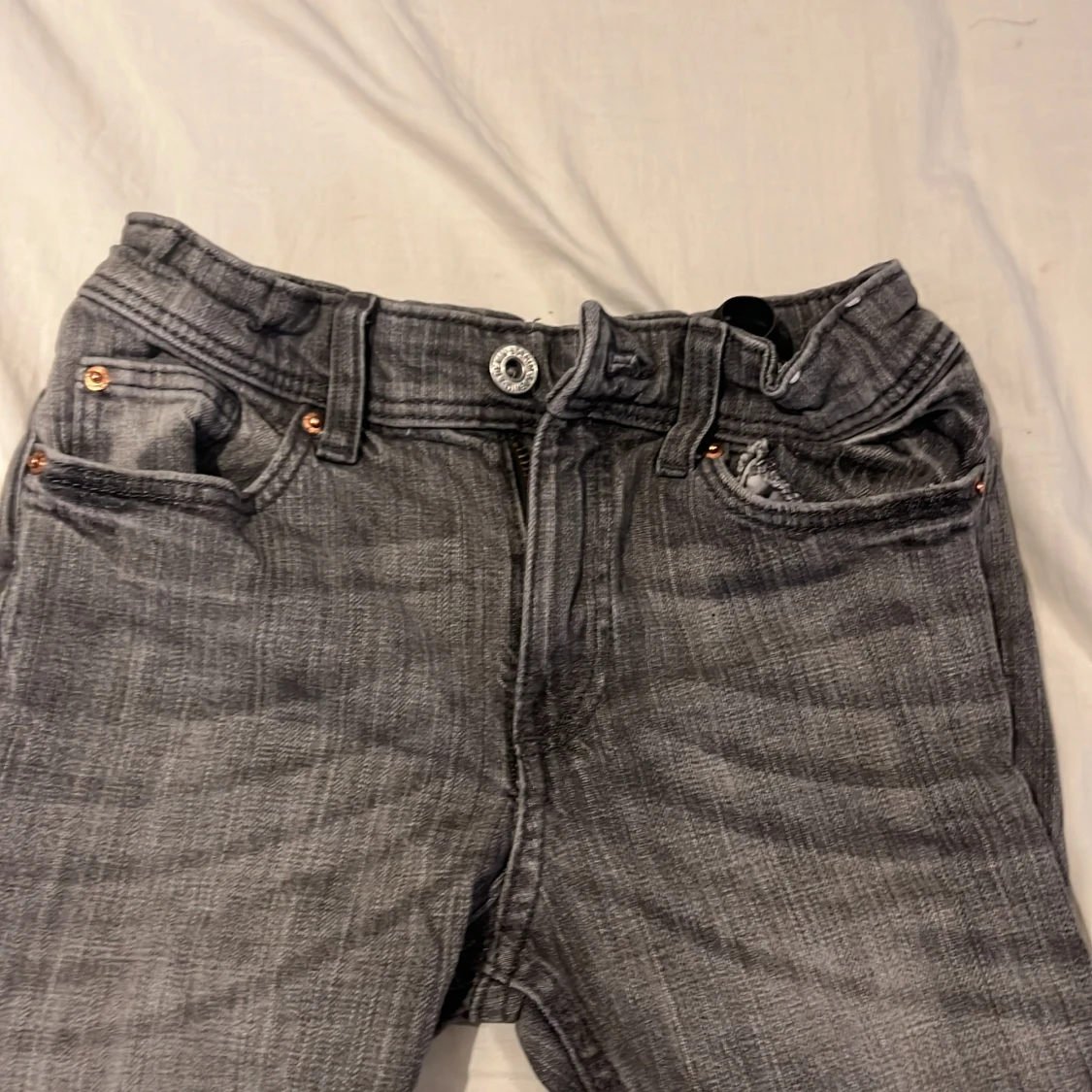 Grå jeansbyxor med vida ben - 2