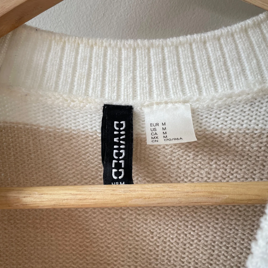 Beige och vit randig tröja från HM - 1