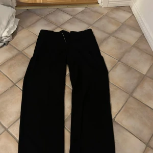 Kostymbyxor  - Rak passform