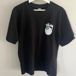Stüssy t shirt svart  - Fint skick men används för lite