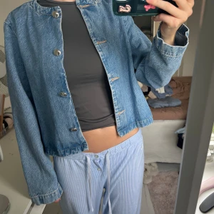 Jeansjacka/kofta - Så fin oanvänd jeansjacka eller kofta