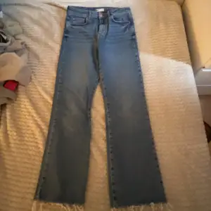 Snygga jeans från Gina tricot 