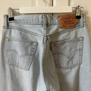 Levis 501 - Sjukt snygga baggy 501🤍🤍 köptes begagnat men bra kvalitet! 