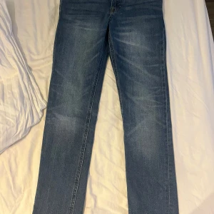 Polo ralph lauren jeans - Ett par polo ralph lauren jeans i slim fit, använt några gånger men inget som syns