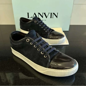 Lanvin skor - Köpte lite försmå, uk8=42 sitter större 
