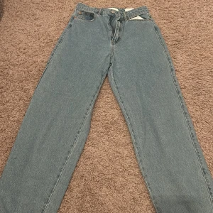 Jeans - Använd 2 gånger bara ganska bekvämt men passar inte längre 