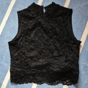 Svart spetstopp - Nyskick