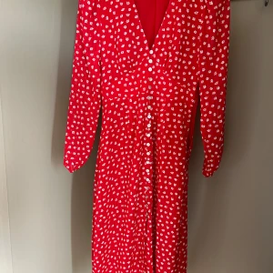 Adoore Paris dress - Använd högst två gånger, som oanvänd. Normal i storlek🌸