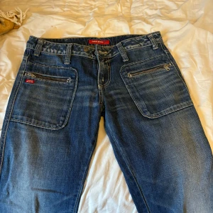 Unika jeans  - Säljer pga använder ej längre! Coola jeans som har passat mig som vanligtvis har 36/ small som storlek 