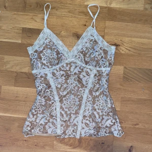 Linne - Vintage hm linne som jag egentligen inte vill sälja men måste rensa ut kläder och har inte använt på typ 6 månader 