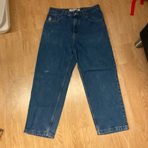 Polar jeans - säljer dessa gammla jeans. ligger bara i garderoben och kommer aldrig till användning. Pris går att diskutera