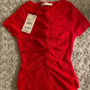 Röd blus - Perfekt till alla hjärtans dag 💕