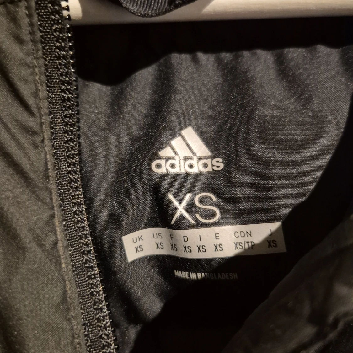 Svart dunjacka från Adidas - 3