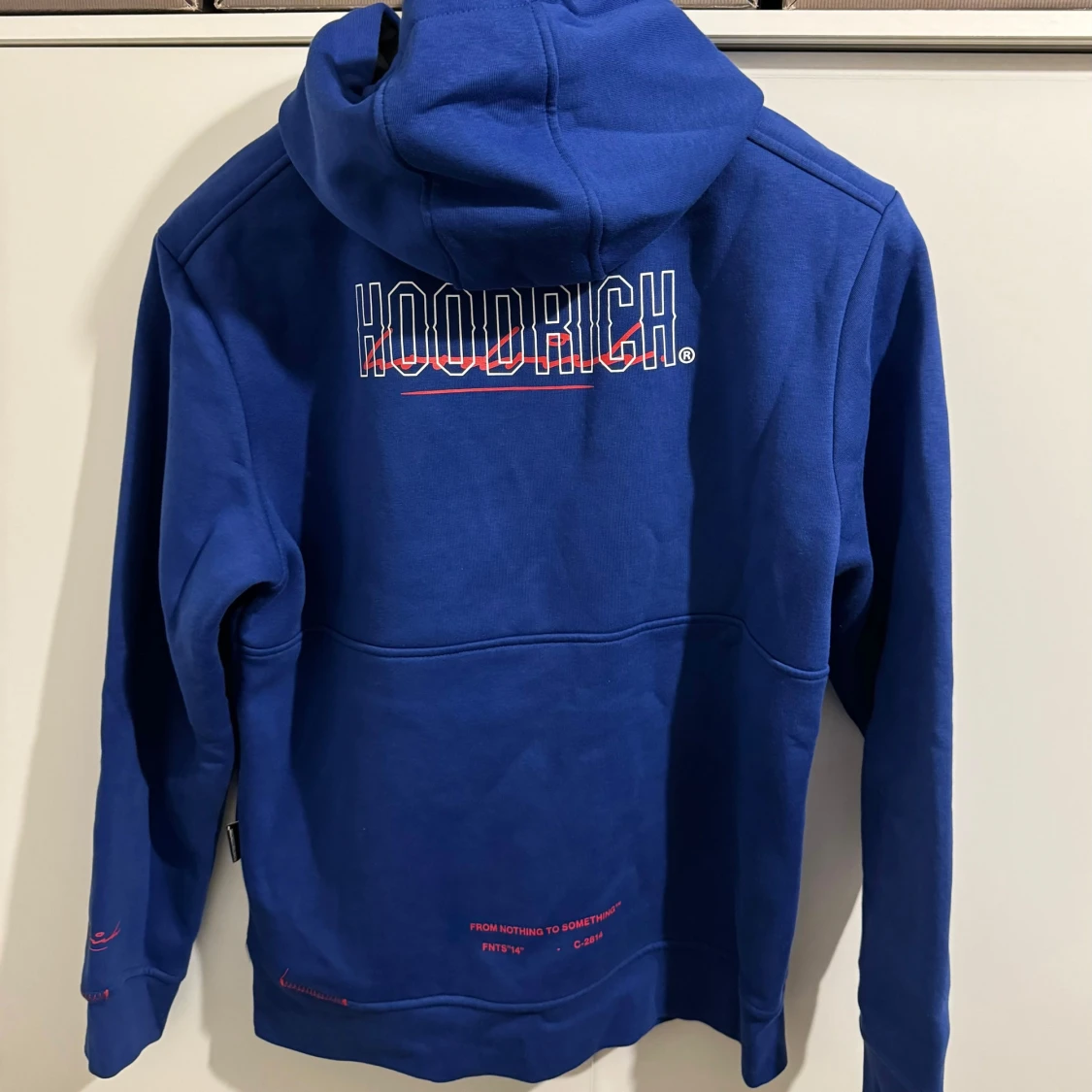 Blå hoodie från Hoodrich - 1