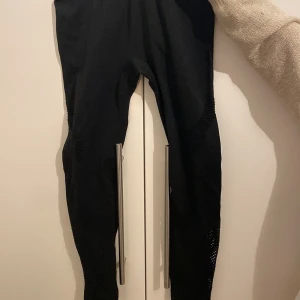 Svarta träningsbyxor  - Blacc, xs, bra skick 