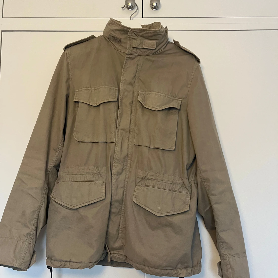 Beige fieldjacket från Aspesi, tar bud!