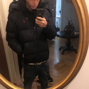 Ralph lauren jacka  - Hyfsat ny bra skick söker byte eller pengar