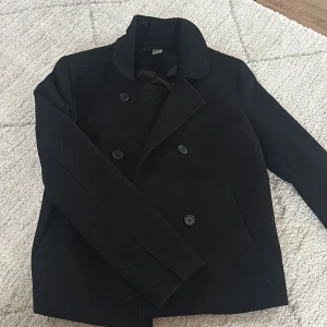 Kappa - Säljer denna jättefina kappa från h&m som inte kommer till användning💕💕använt ett fåtal gånger, som ny