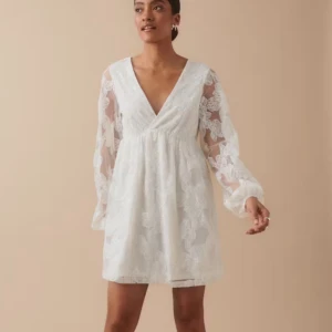 Studentklänning  - Aldrig använd! Prislapp kvar 