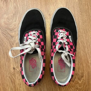 Rosa rutiga Vans  - Väldigt bra skick 
