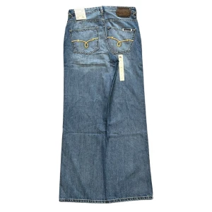 Eckö Untld Baggy jeans - baggy ecko jeans nya med prislappar. Mått: 105cm längd, 40cm midja, 24.5cm benöppning.  Går att köpa via Vinted, skriv om några frågor!