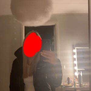 Rock’N blue jacka  - Tänkte sälja min rock and blue jacka då den inte kommer till användning längre, den är äkta men knappast använd🩷 Pälsen är avtagbar. Skriv för fler bilder 