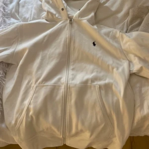 Ralph Lauren zip hoodie - Storlek L Knappt använd!