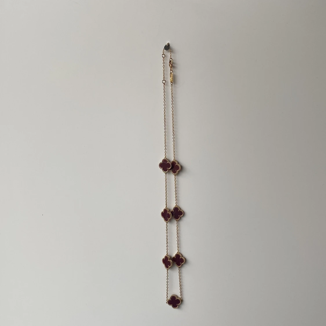 Vancleef vinröd halsband