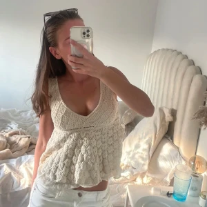Zara Linne - Vääärldens finaste stickade linne ifrån Zara! I nyskick, lappen är kvar💓 Har dragkedja på sidan! Säljs inte längre😇
