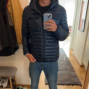 Vinterjacka Colmar - Säljer min jätte snygga Colmar vinter/höst jacka. Storlek M men passar till S  Skriv för mer info!