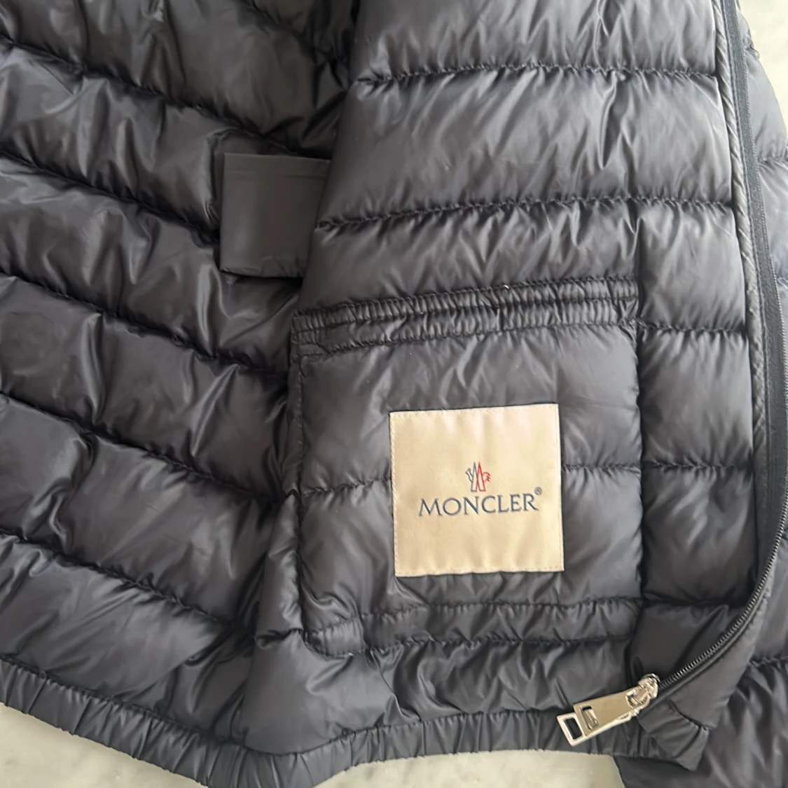 Moncler jacka  - 90