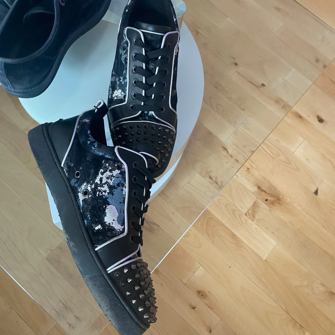  Christian Louboutin  - 90