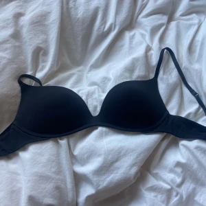 Intimissimi bh gioia - Svart intimissimi bh i storleken 75C, gott skick, säljer för det var fel storlek🩷