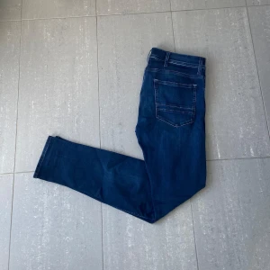 Replay Jeans  - Säljer nu dessa mörkblå replay jeans, skriv för fler bilder frågor🙌🏼
