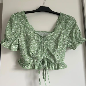 Gullig topp  - Oanvänd 