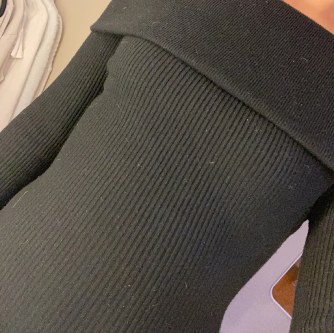 Stickad lång off shoulder klänning - 91