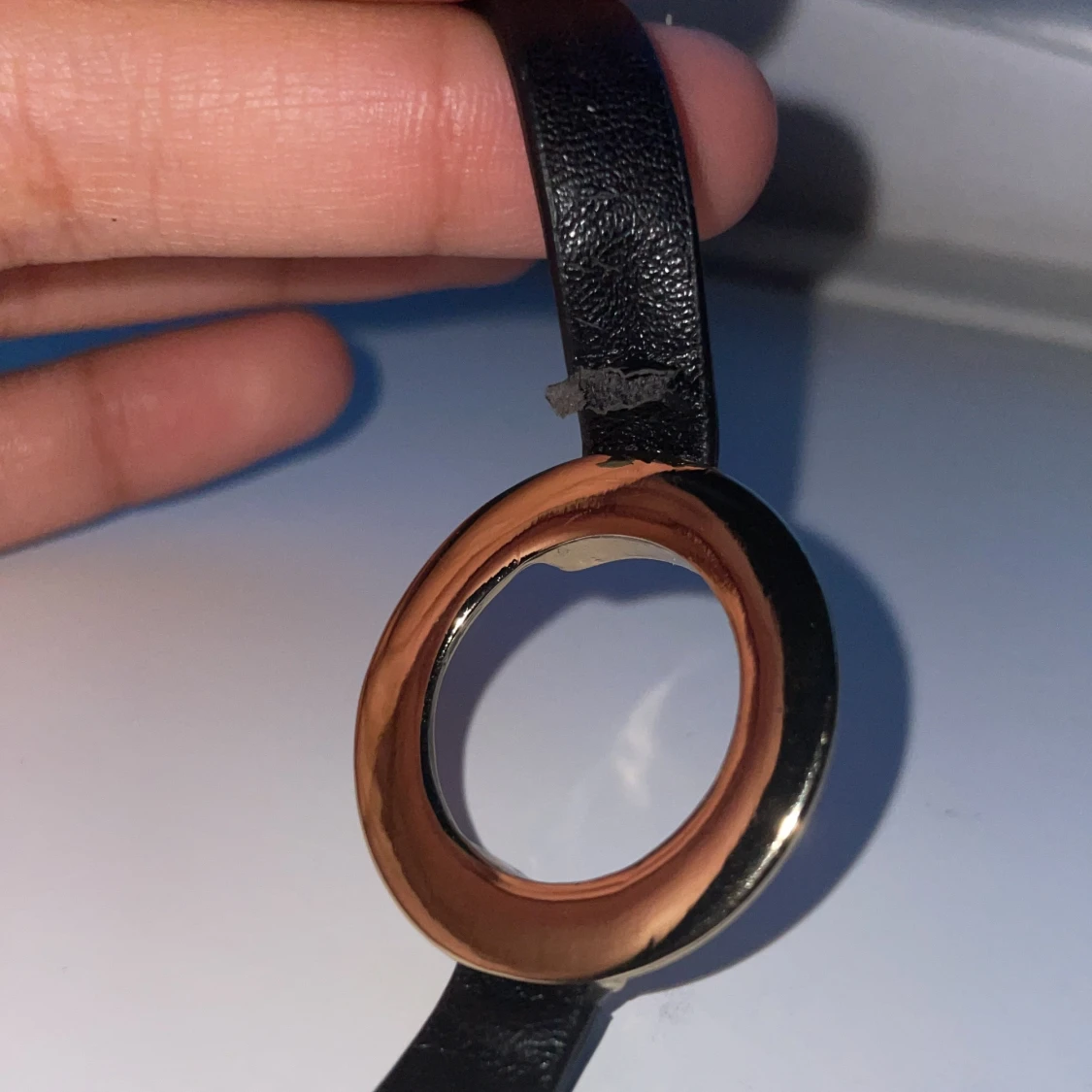 Svart och guld armband med cirkeldetalj - 92