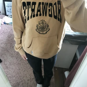 Hoddie  - Hoddie med Hogwarts tryck