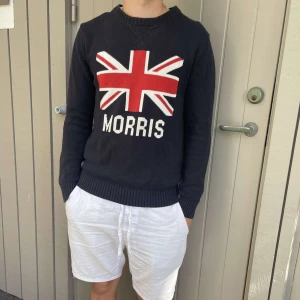 Morris sweatshirt  - Säljer nu denna as feta Morris sweatshirt☀️🌊 sweatshirten är fint skick. Hör av er vid frågor eller funderingar. 