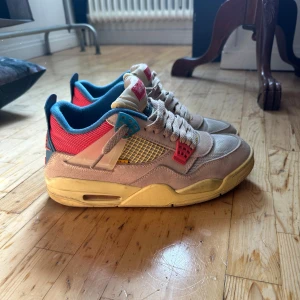 Jordan 4 guava ice  - Storlek 43 Bra kond Ingen box Extra laces kommer med samt tags Kom med bud  Äkta
