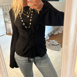 Tröja med knytning  - As snygg tröja med knytning!!😍😍