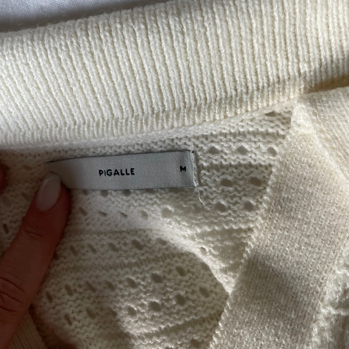 Hålstickad tröja - 2