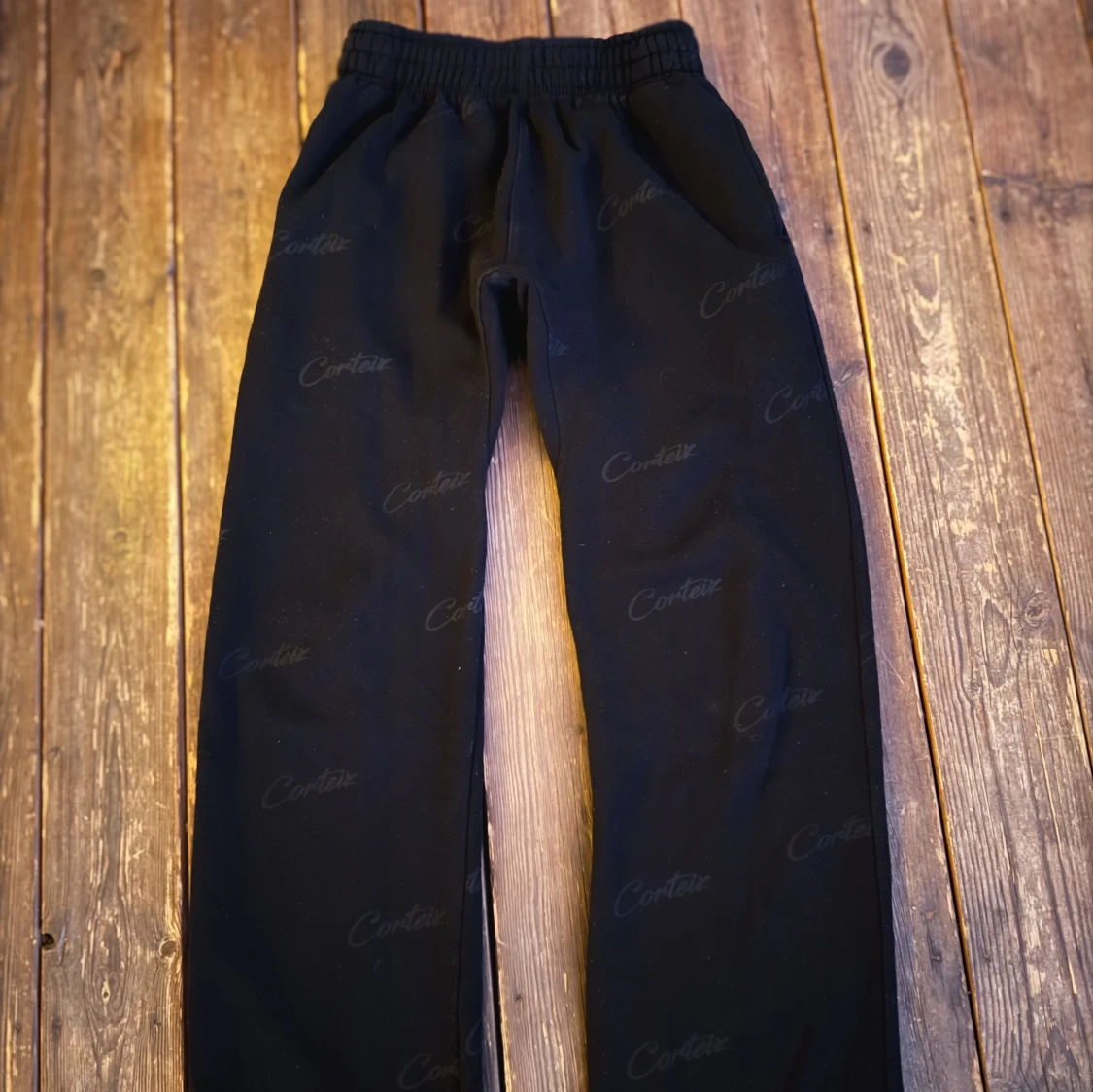 Svarta Corteiz mjukisbyxor