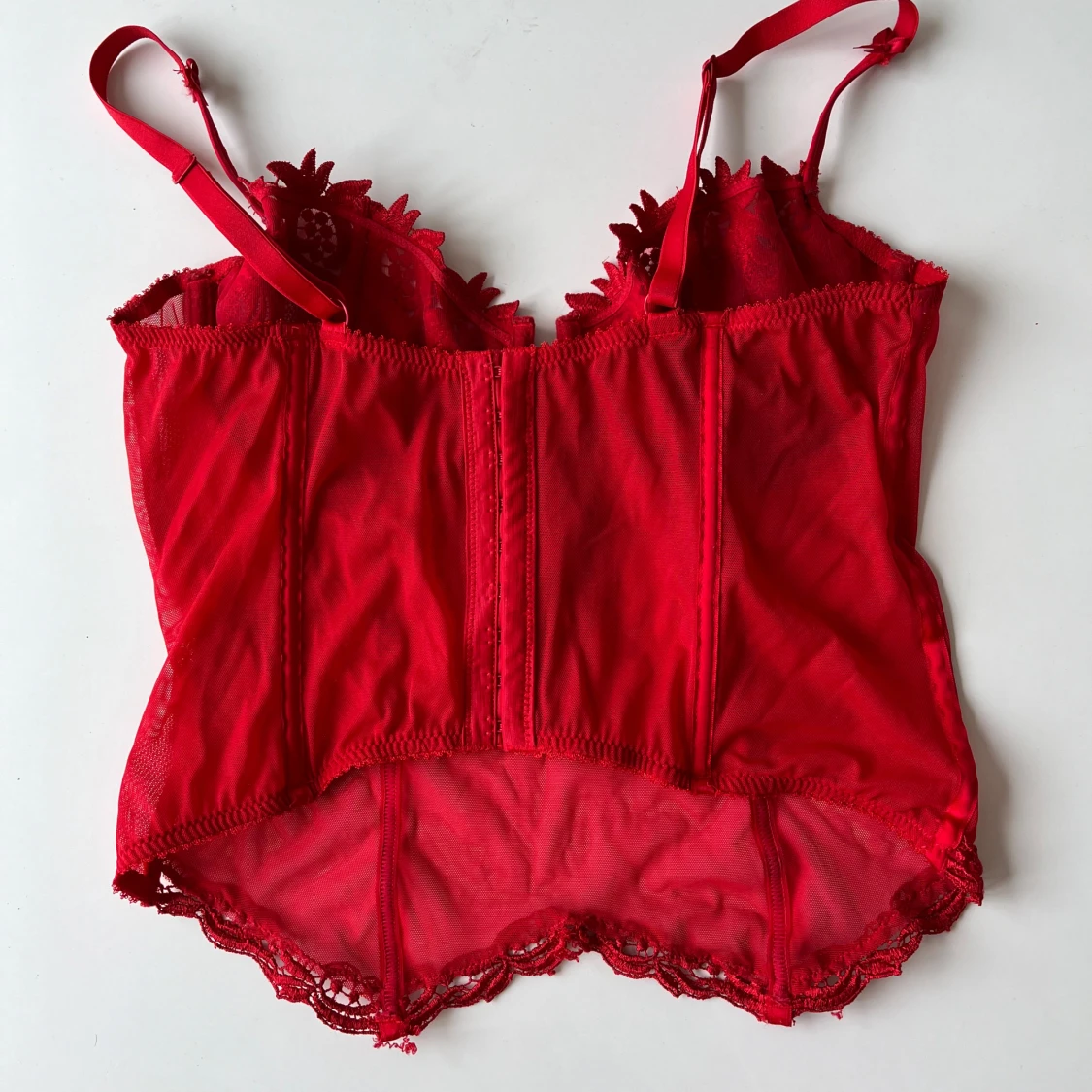 Röd spetskorsett - 1