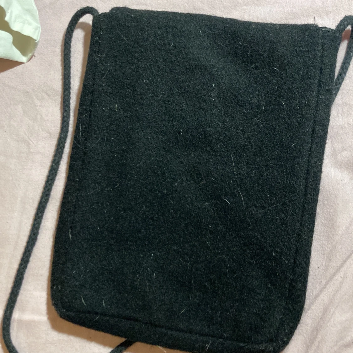 Svart broderad axelväska - 1