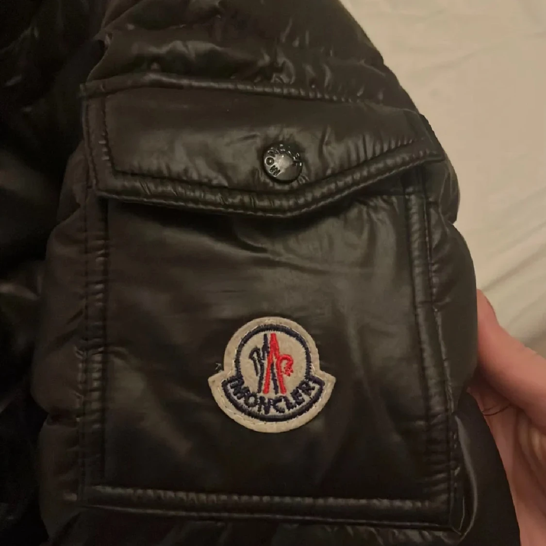 Svart dunjacka från Moncler